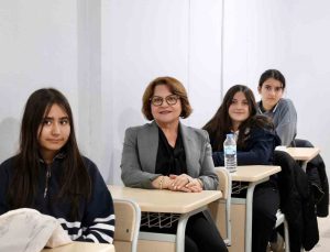 Başkan Gençay: “Onların hayallerine ulaşmaları için tüm imkanlarımızla destek olacağız”