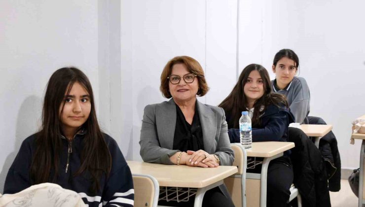 Başkan Gençay: “Onların hayallerine ulaşmaları için tüm imkanlarımızla destek olacağız”