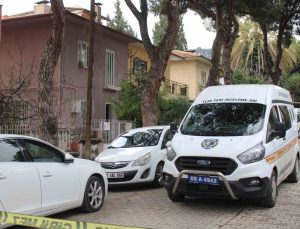 Bıçaklanarak öldürülen yaşlı çiftin evinde incelemeler sürüyor