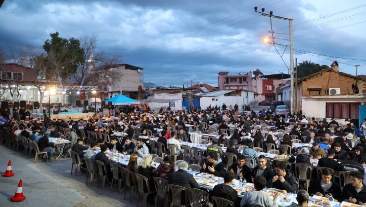 Efeler’de vatandaşlar aynı sofrada buluştu