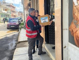 Efeler’in “Kardeş Eli” projesi ihtiyaç sahibi vatandaşlara destek oldu