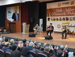 Halk aşıklarından Menemen’de kültür ziyafeti