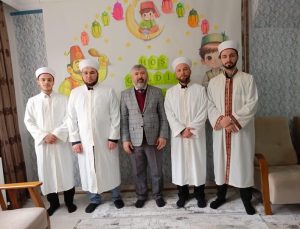 Hisarcık’ta 4 yeni din görevlisine cübbe ve sarık giydirildi