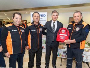 İzmir Büyükşehir Belediye Başkanı Tugay: “Birden fazla yangın uçağı kiralamaya hazırız”