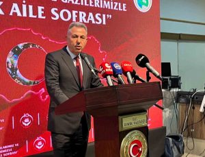 İzmir’de şehit yakınları ve gaziler ‘Büyük Aile Sofrası’nda buluştu
