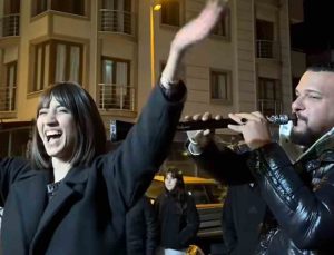 Kanseri yendi, davul-zurna ile kutladı