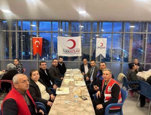 Kaymakam Dalak kurum amirleriyle Kızılay’ın iftarında vatandaşlarla buluştu