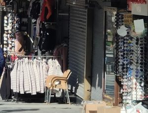 Kuşadası’nda kuyumcu soygununa “kepenk” engeli