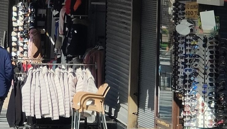 Kuşadası’nda kuyumcu soygununa “kepenk” engeli