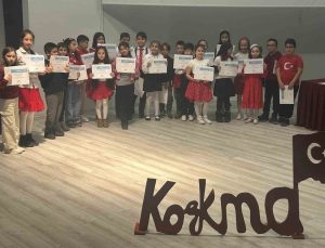 Kütahya’da ilkokul öğrencilerine yönelik “İstiklâl Marşı’nı Ezberden Okuma Yarışması” düzenlendi