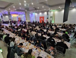 Nazilli’de vatandaşlar Vakıflar Müdürlüğü’nün iftarında buluşuyor