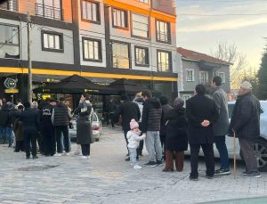 Ramazan pidesi kuyrukları uzuyor