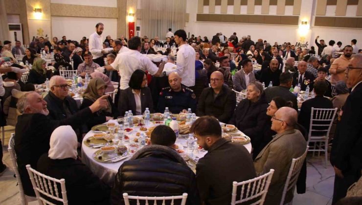 Vali Aktaş, Ramazan’ın ilk iftarında şehit yakınları ve gazilerle bir araya geldi