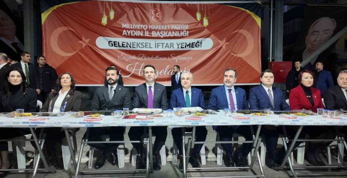 Bakan Bayraktar MHP’nin iftar yemeğine katıldı