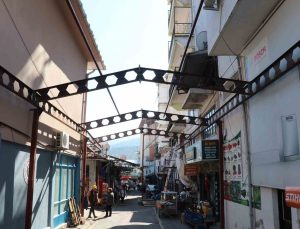 Bozdoğan’da Simit Pazarı Sokağı geçici olarak araç trafiğine kapatıldı