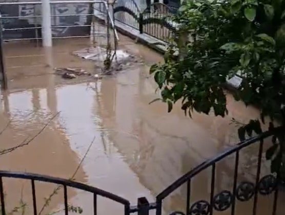 Didim’de sağanak yağış etkili oldu