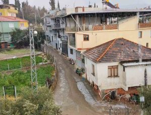 Köşk’te dolu yağışı etkili oldu, yollar beyaza büründü