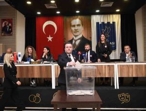 Kuşadası Belediye Başkanı Günel’in yerine Demirtaş getirildi