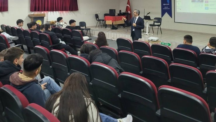 Liseli gençlere kariyer desteği