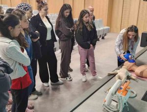 Aydın Şehir Hastanesi’nde çocuk acil ekiplerine kritik eğitim
