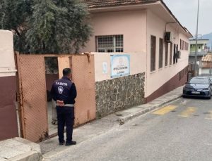 Türkiye’ye örnek olacak uygulama sürüyor: “Zabıta ekiplerinin okul nöbeti”