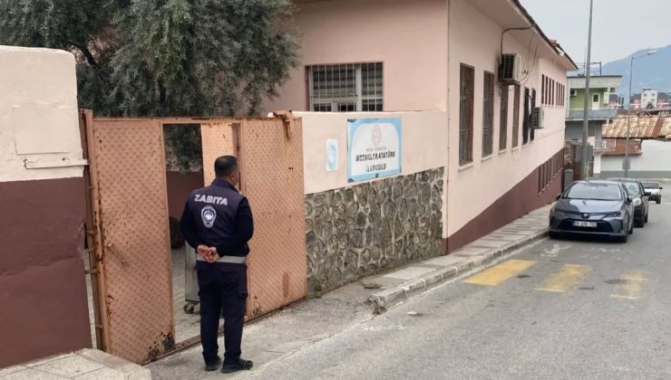 Türkiye’ye örnek olacak uygulama sürüyor: “Zabıta ekiplerinin okul nöbeti”