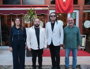 Ünlü sanatçı Kırdar İncirliova’da ağırlandı
