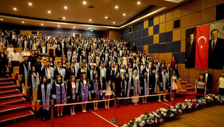 ADÜ İletişim Fakültesi mezunlarını törenle uğurladı