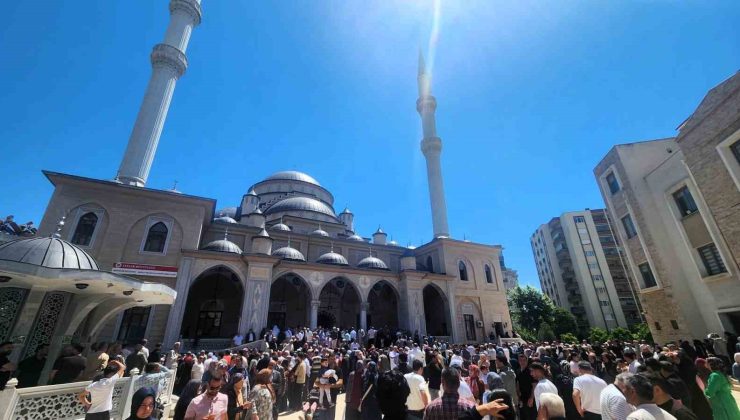 Aydın’da hacı adayları dualarla uğurlandı
