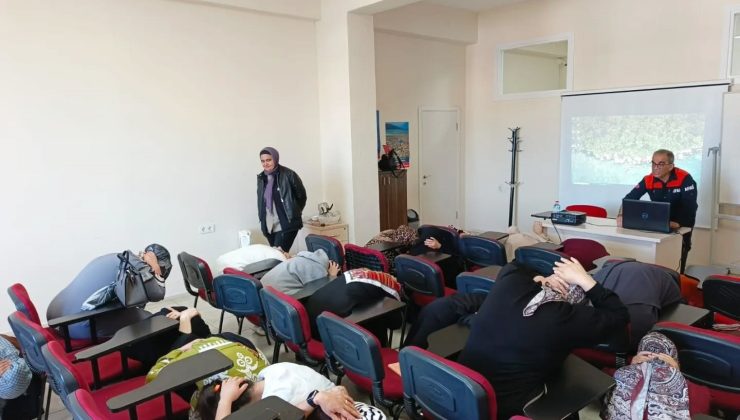 Aydın’da kursiyerler ve otel personeline afet eğitimi