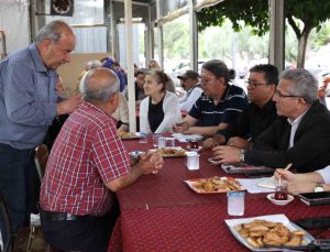 Başkan Tetik, Şirinevler’de vatandaşları dinledi