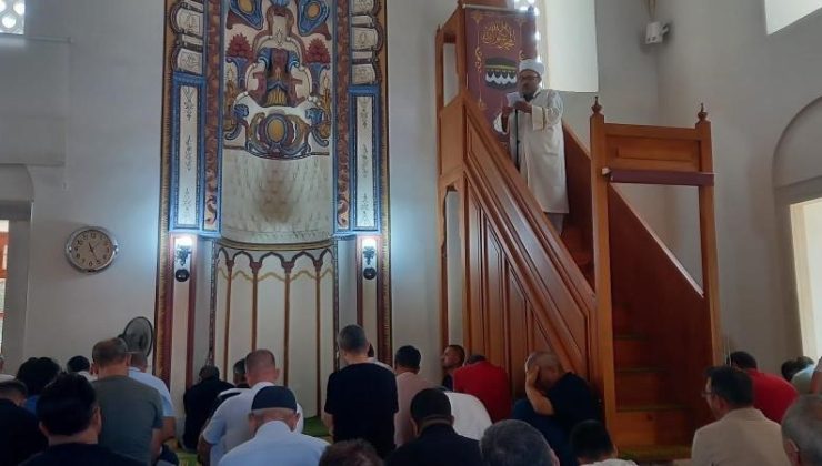 Cuma hutbesinde sanal kumar ve sosyal medya uyarısı