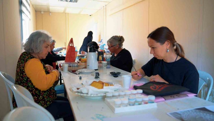 Didim Belediyesi’nin çini kursu ilgi görüyor