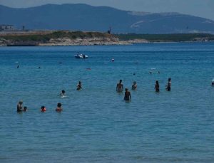 Didim’de 9 günlük tatilde deniz keyfi başladı