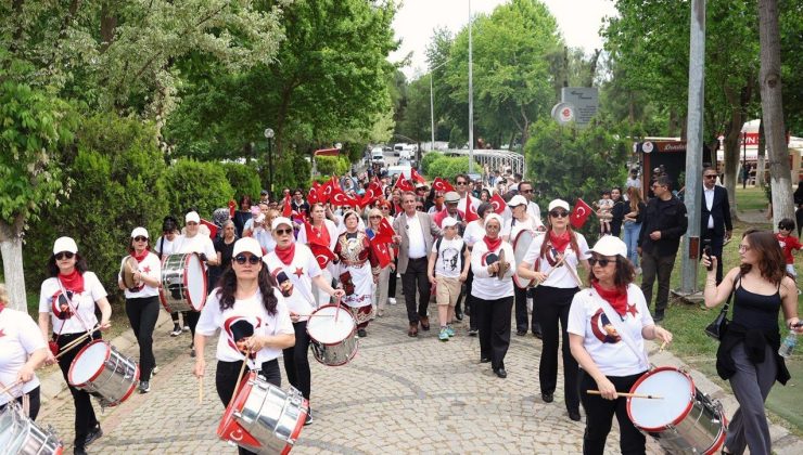 Efeler’de 19 Mayıs coşkusu Gençlik Şenliği ile yaşandı