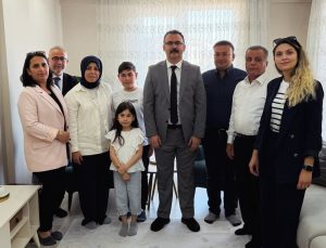 Kaymakam Ateş, öğrencilerin evine konuk oldu