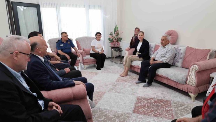 Kaymakam Küpeli şehit ailelerini unutmadı