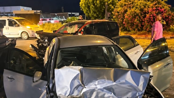 Köpeğe çarpan otomobil karşı şeride geçti: 2 yaralı