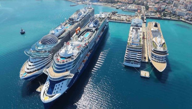 Kuşadası’na 4 gemi ile 10 bin 800 turist geldi
