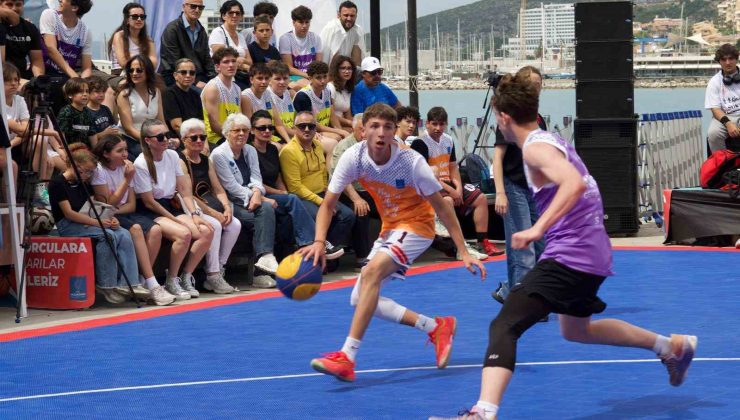 Kuşadası’nda basketbol turnuvası başladı