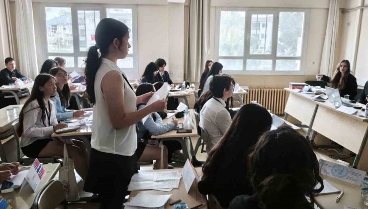 Nazilli Anadolu Lisesi’nden öğrencilerine uluslararası deneyim