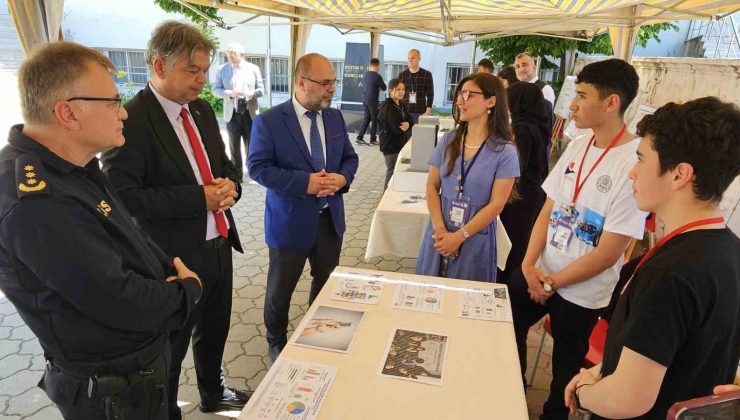 Nazilli’de İmam Hatip Lisesi bilim fuarı düzenledi