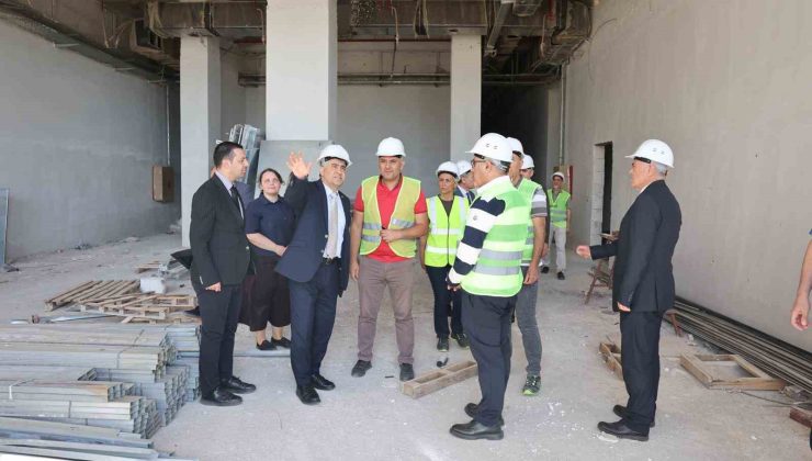 Rektör Kent, Diş Hekimliği Fakültesi hastahane binası inşaatında incelemelerde bulundu