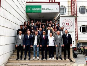 Rektör Kent öğrencilerin sorularını yanıtladı