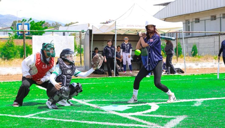 Softbol heyecanı Aydın’ın ev sahipliğinde başladı
