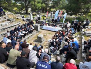 Söke’de tarihin kalbi Priene’de meclis toplantısı yapıldı