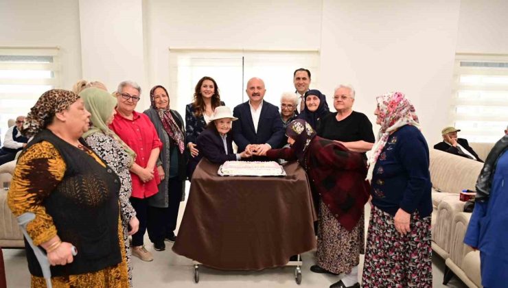 Vali Varol asırlık çınarlar ve şehit aileleri ile bir araya geldi