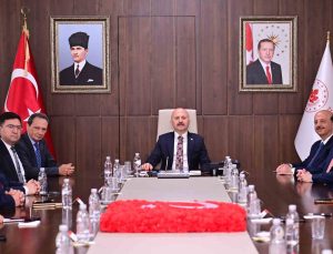 Vali Varol, vali yardımcıları ve kaymakamlarla bir araya geldi
