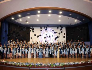 ADÜ Diş Hekimliği Fakültesi 8. Dönem mezunlarını uğurladı