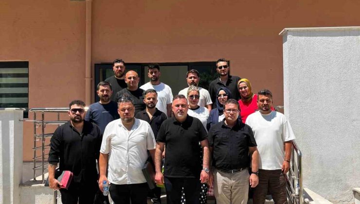 Aydınlı berber ve kuaförlerden huzurevi sakinlerine gönül dokunuşu